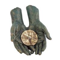 Скульптура "Время в твоих руках"